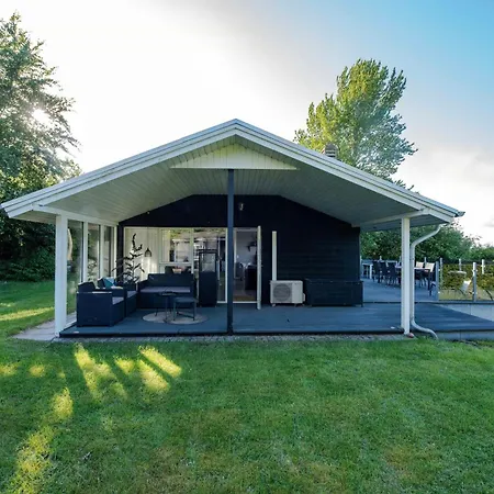Panoramaudsigt Og Terrasse I Charmerende Hus Hojslev