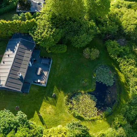 Panoramic View And Terrace In Charming Semesterbostad *