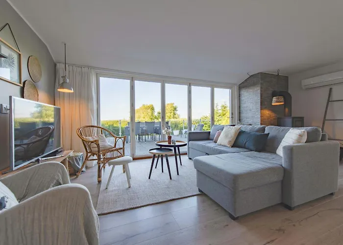 בית נופש Panoramic View And Terrace In Charming Højslev
