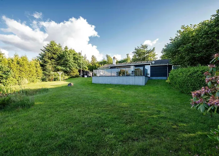 בית נופש Panoramic View And Terrace In Charming Højslev